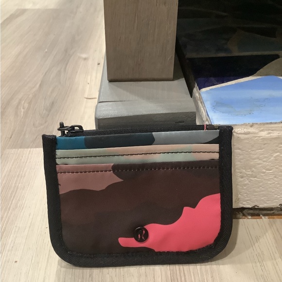 Lululemon Pink Cameo True Identity Card Case - Picture 2 of 4